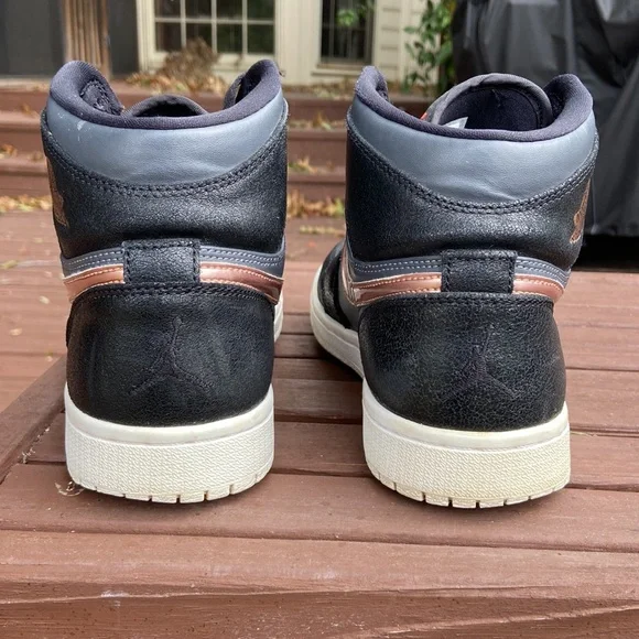 Air Jordan 1 High Retro Bronze Metal Size 9 Women’s Sneakers (2016) - Picture 6 of 13